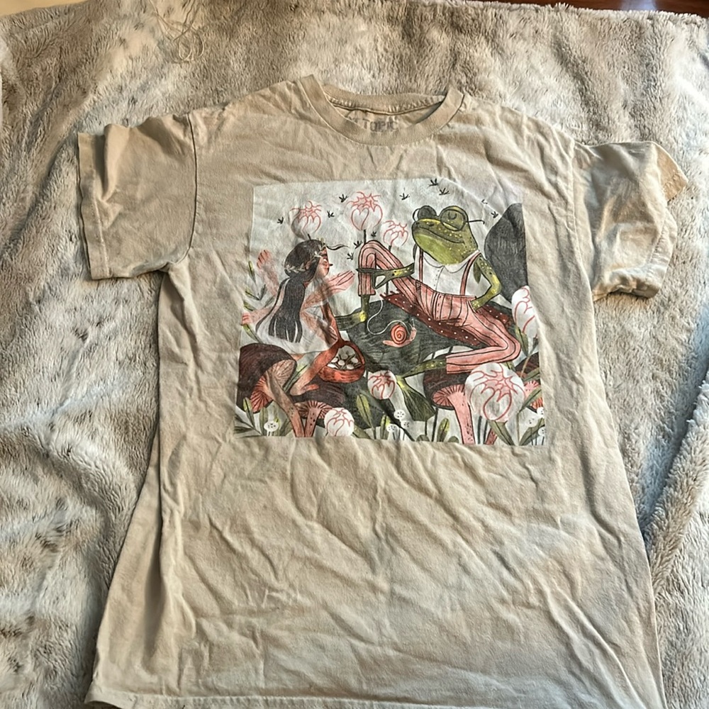 Hot topic graphic  T